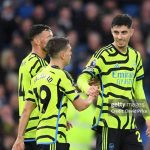 Nóng bảng xếp hạng Ngoại hạng Anh: Arsenal lên đỉnh, chờ MU ngáng đường Liverpool