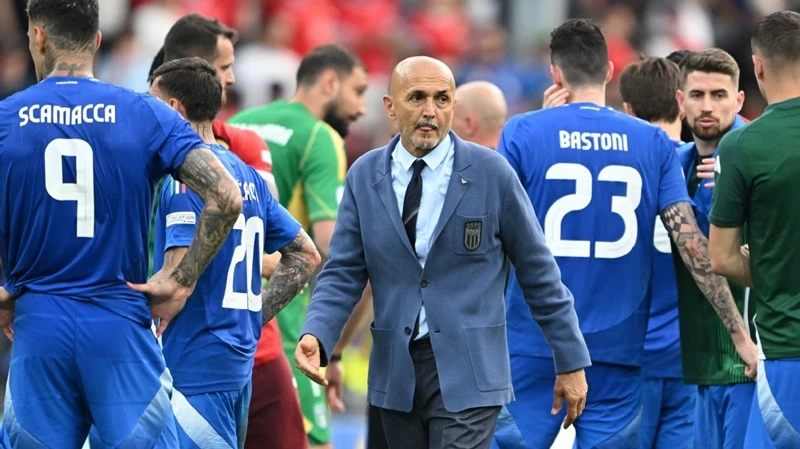 Mạng xã hội phẫn nộ với Spalletti và Italia sau khi bị loại khỏi Euro 2024