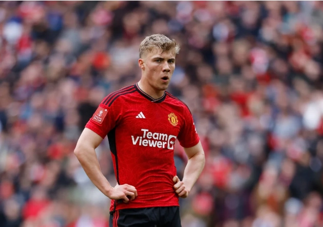 Berbatov Cảnh Báo Hojlund Phải Cải Thiện Khả Năng Ghi Bàn