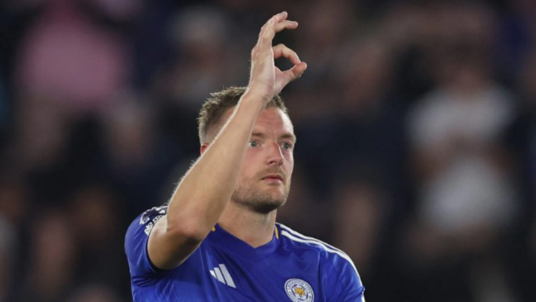 Jamie Vardy Khiêu Khích Cổ Động Viên Tottenham Sau Cú Đánh Đầu