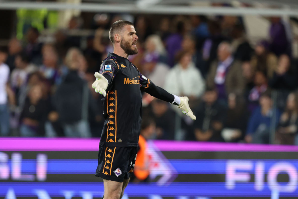 De Gea đẩy 2 quả phạt đền giúp Fiorentina thắng AC Milan, fan MU tiếc nuối