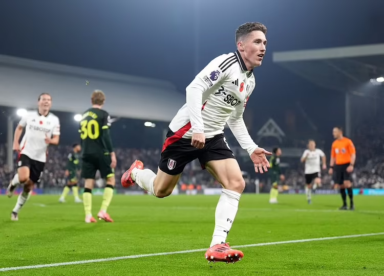 Kết quả bóng đá Fulham - Brentford: Ngược dòng ngỡ ngàng trong 5 phút (Ngoại hạng Anh)