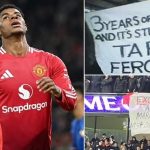 Fan MU giăng biểu ngữ đòi đuổi Rashford, Carragher khuyên đàn em “nói ít lại”