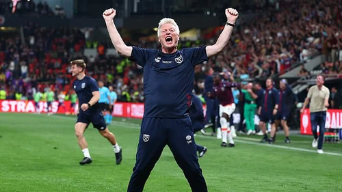 Moyes vui tột độ sau khi Everton cầm hòa Liverpool, Van Dijk phản ứng về vụ ẩu đả