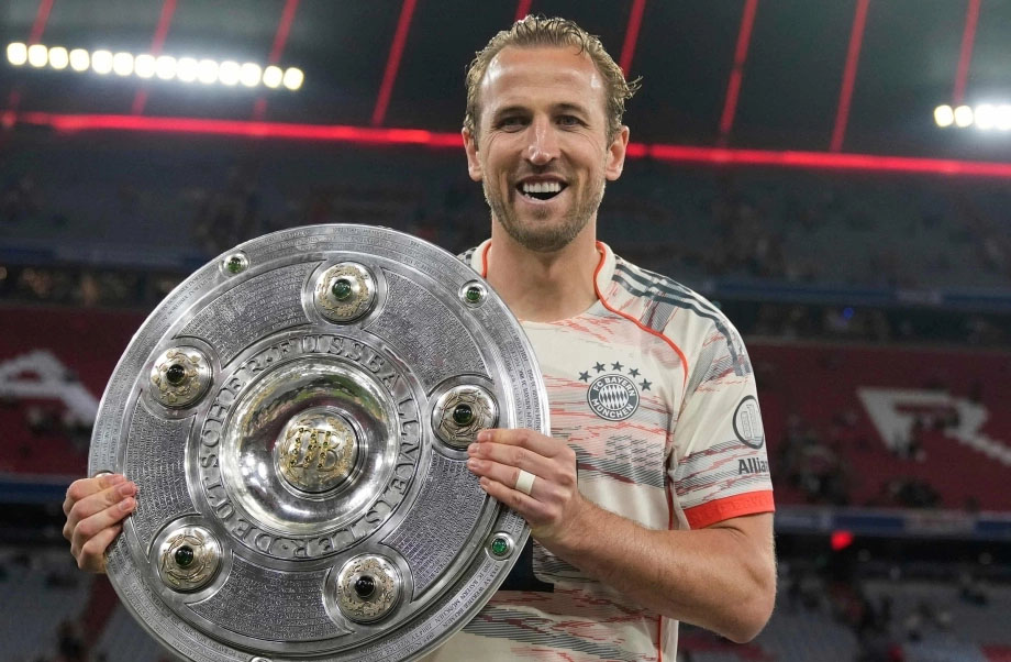 Kane, Crystal Palace dứt cơn hạn danh hiệu: Điềm báo Tottenham hạ MU?