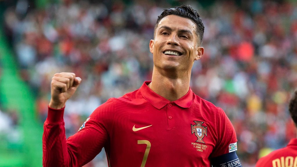 Ronaldo trên đỉnh cao Nations League, đích thân xác nhận bến đỗ tương lai