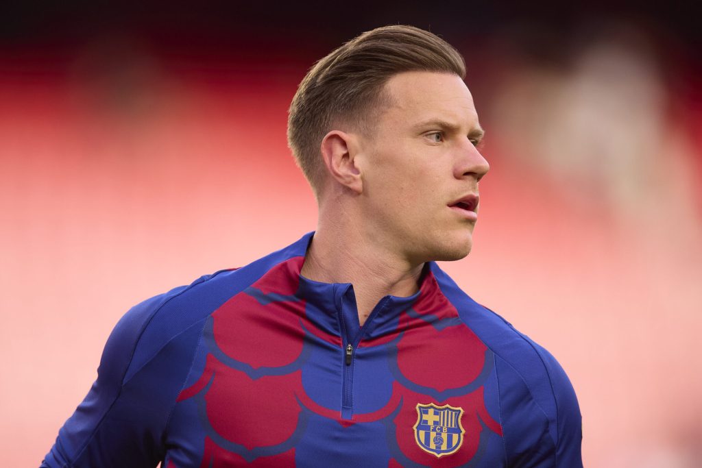 Barcelona nổi “sóng ngầm”, đội trưởng Ter Stegen đòi 42 triệu euro chuộc thân