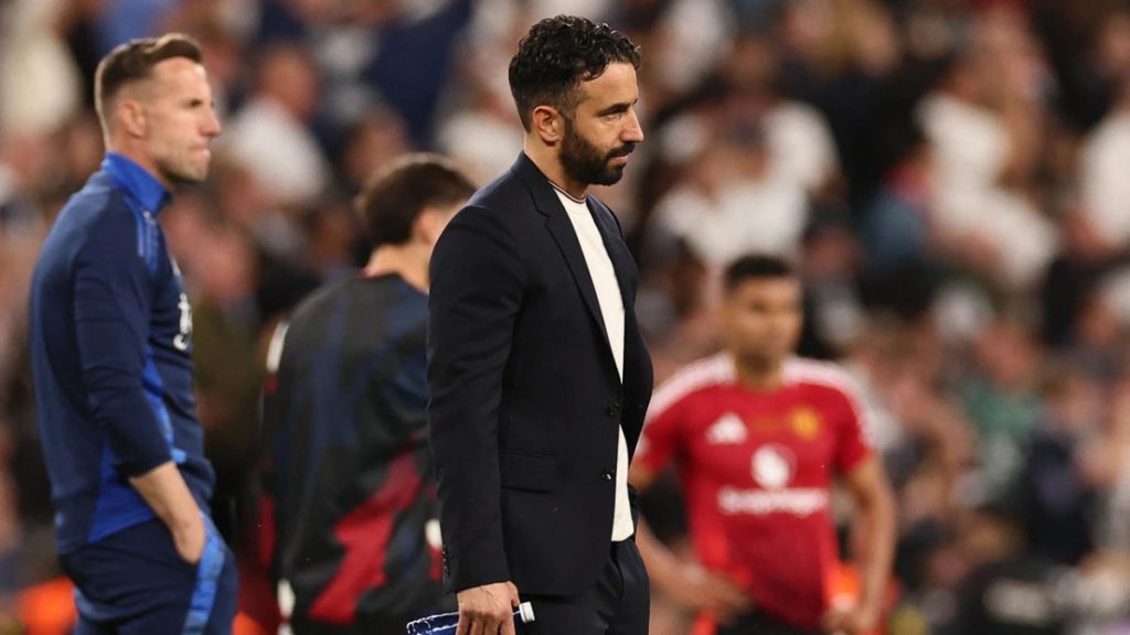 MU dễ thở cuối tháng 8, làm nóng máy trước derby Manchester