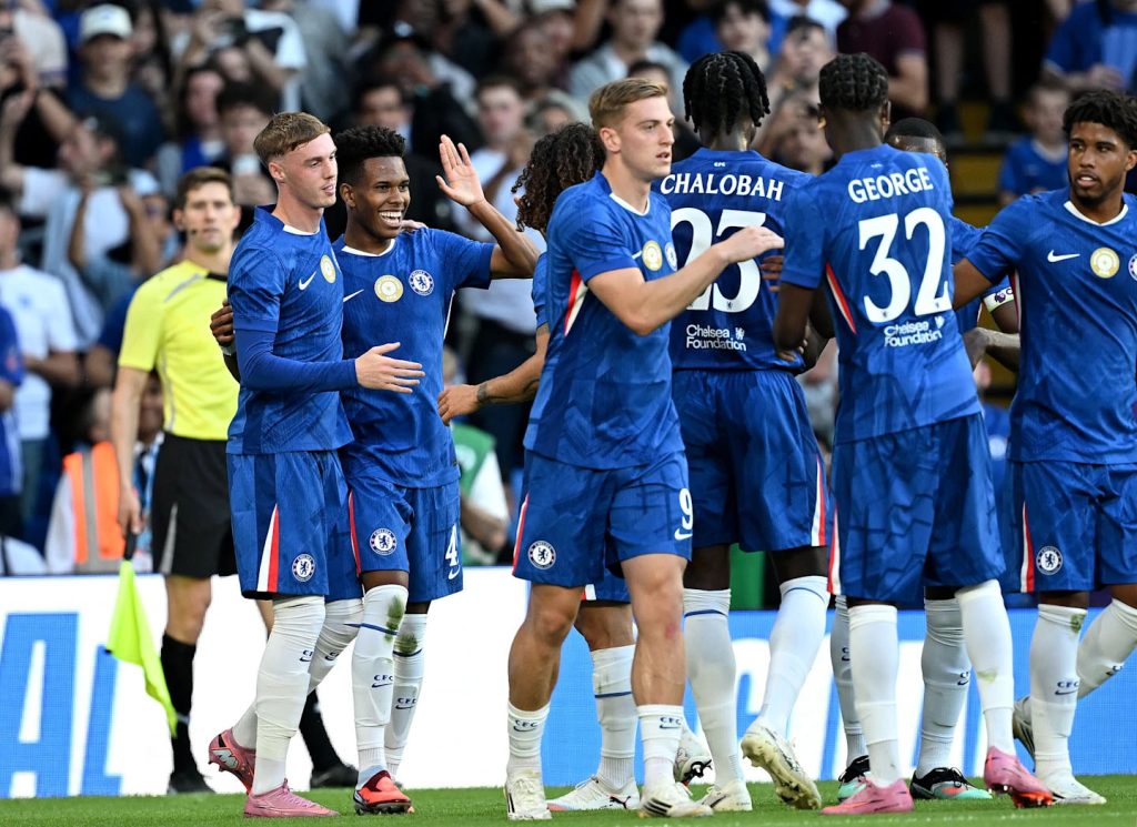 Chelsea và quá nhiều lựa chọn: Pedro ghi điểm, Estevao khởi đầu xuất sắc