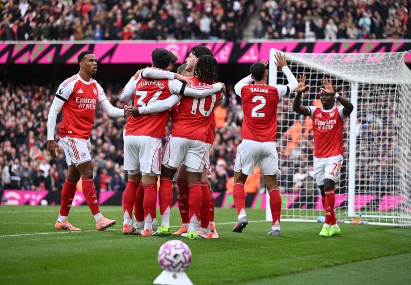 Ngoại hạng Anh vòng 7: Arsenal độc chiếm ngôi đầu, Liverpool sa sút, Man City trở lại cuộc đua