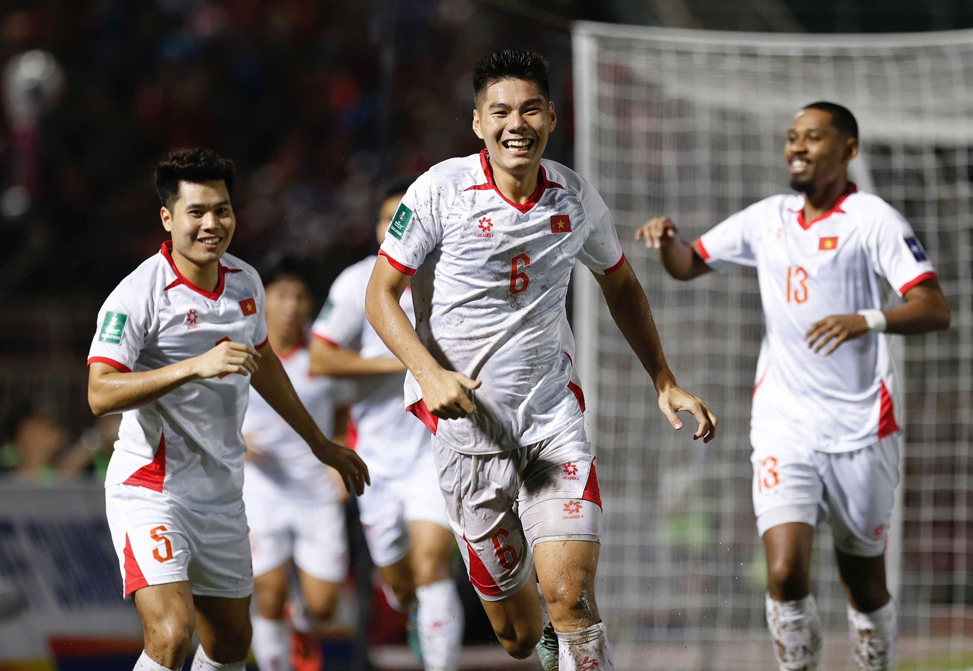 ĐT Việt Nam thắng chật vật Nepal nhờ bàn phản lưới nhà